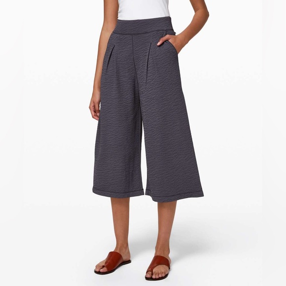 lululemon athletica Pants - Lululemon Can You Feel The Pleat Crop in Moonwalk